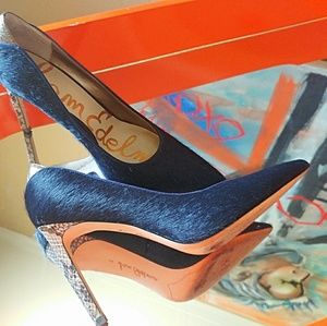 Beautiful Navy Blue Leather Sam Edelman Pumps